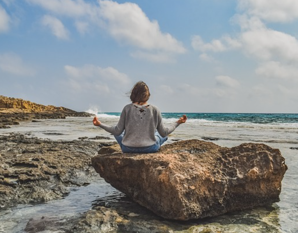 bienfaits du yoga pour les seniors